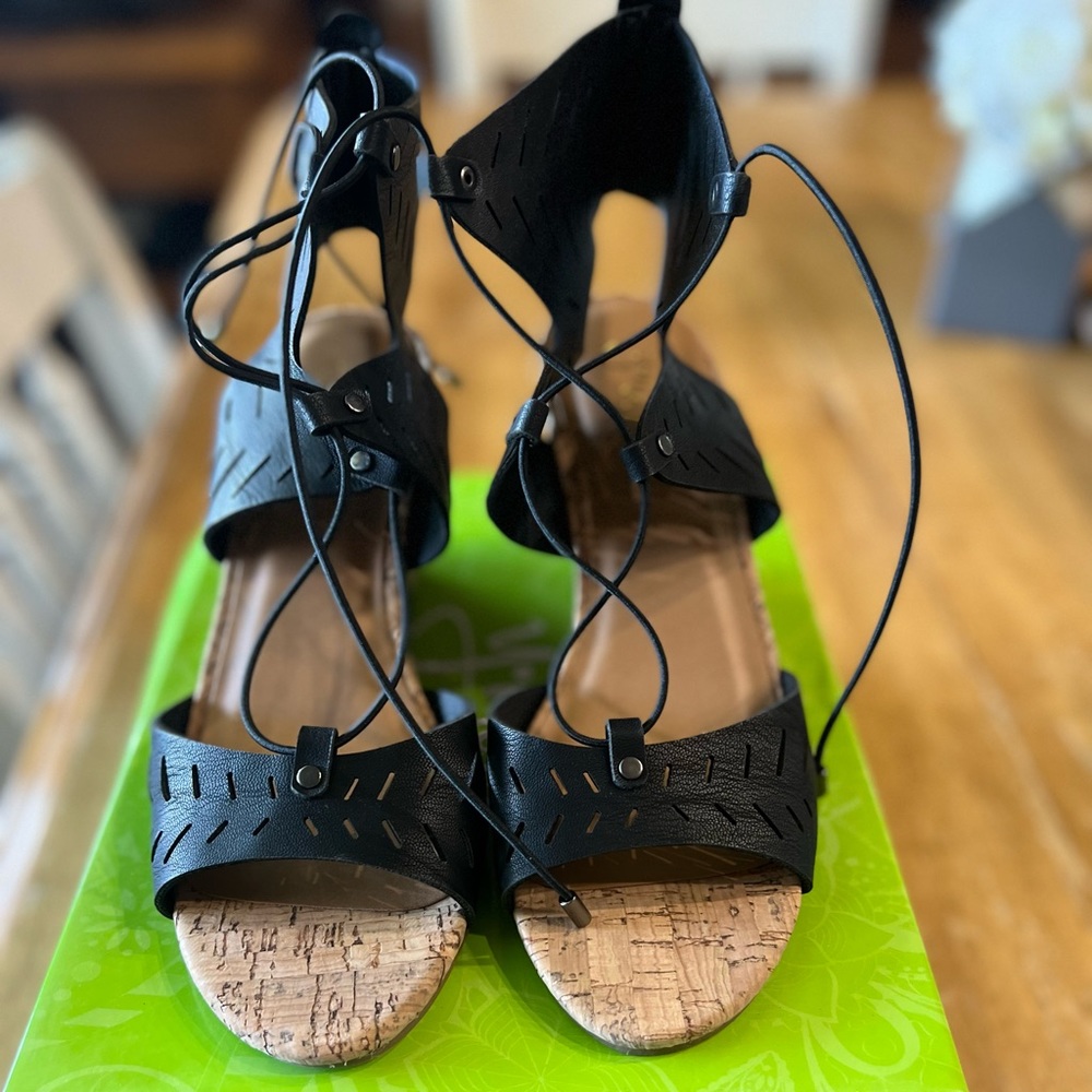 Y-not Melissa black wedges. Size 9.5